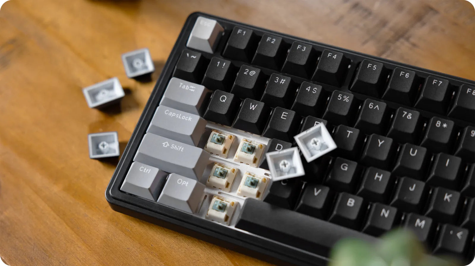 Hot-Swap + PBT Keycaps